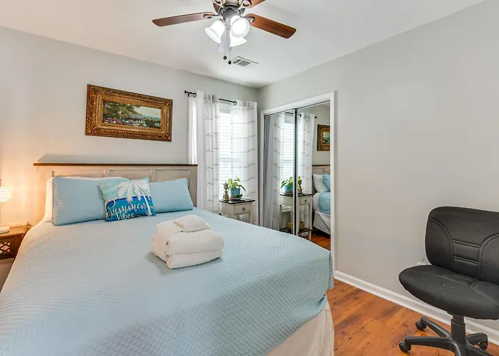 Bluffton Getaway W/ Fenced Yard: 7 Mi To Beach!